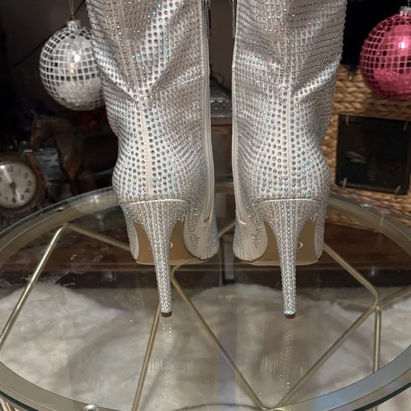Jennifer Lopez Sparkling Silver Heeled Boots - Picture 7 of 9